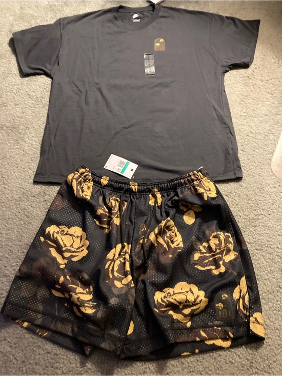 Nike Other - Black men’s Tee and Black/Gold Rose Mesh Shorts Set XL